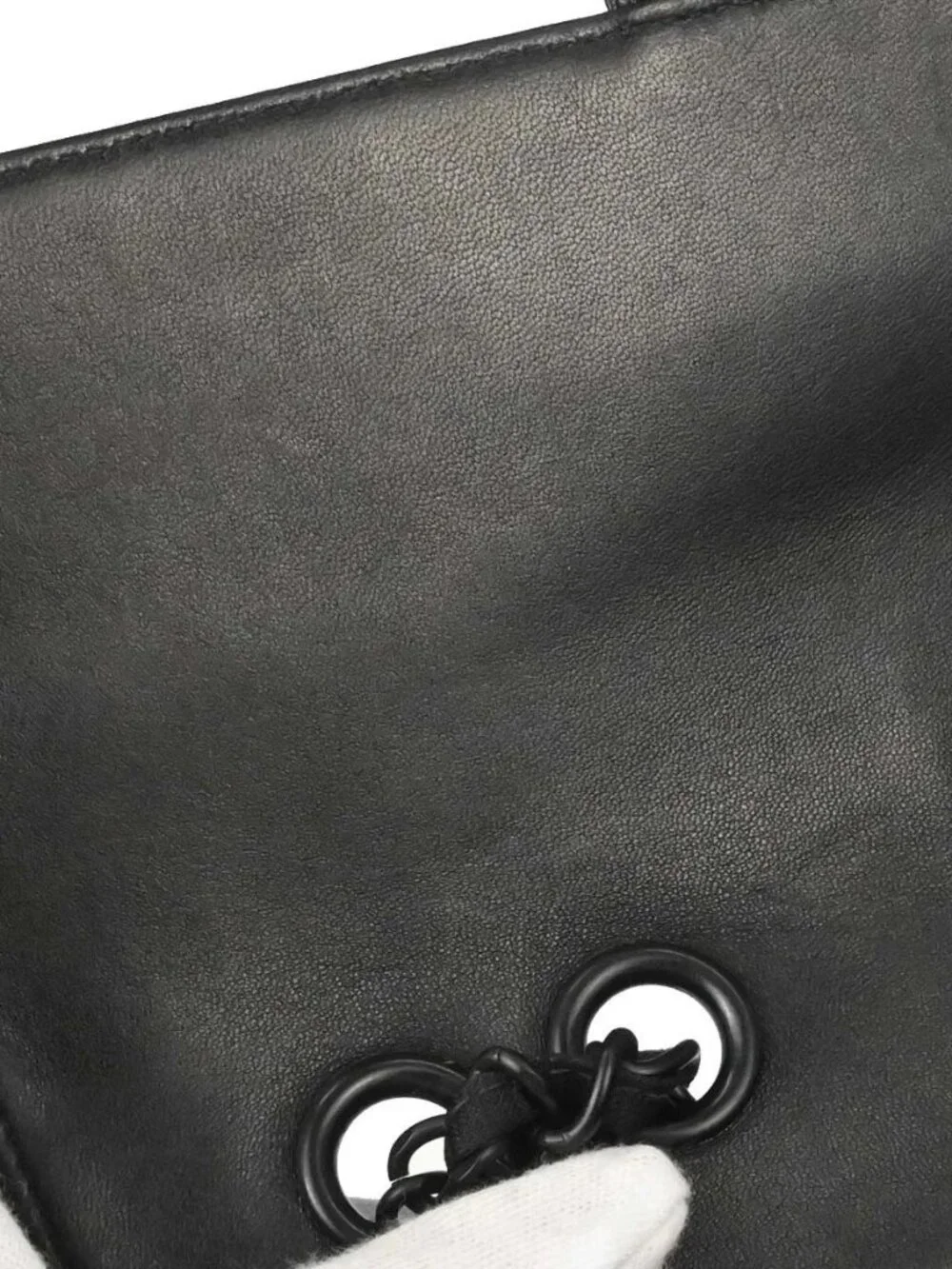 CHANEL outside 	a+